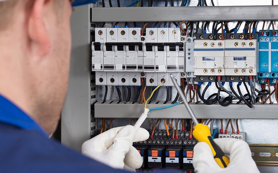 taux horaire électricien Mantes-la-Ville